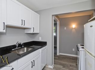 9-29 W Lake St #19B, Easthampton, MA 01027