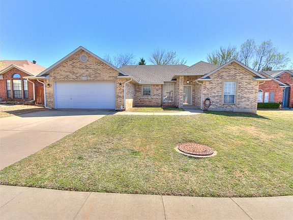 3rd image of 1524 SW 131st Ter