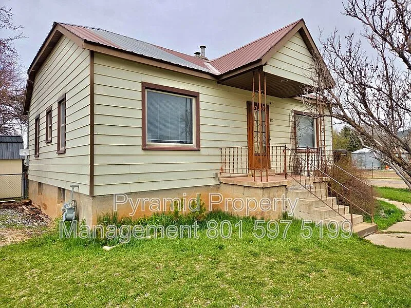 2 bed, 1.0 bath, 850 sqft, $1,700 — Photo 2
