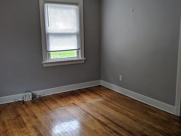 4th image of 1910 Winder St