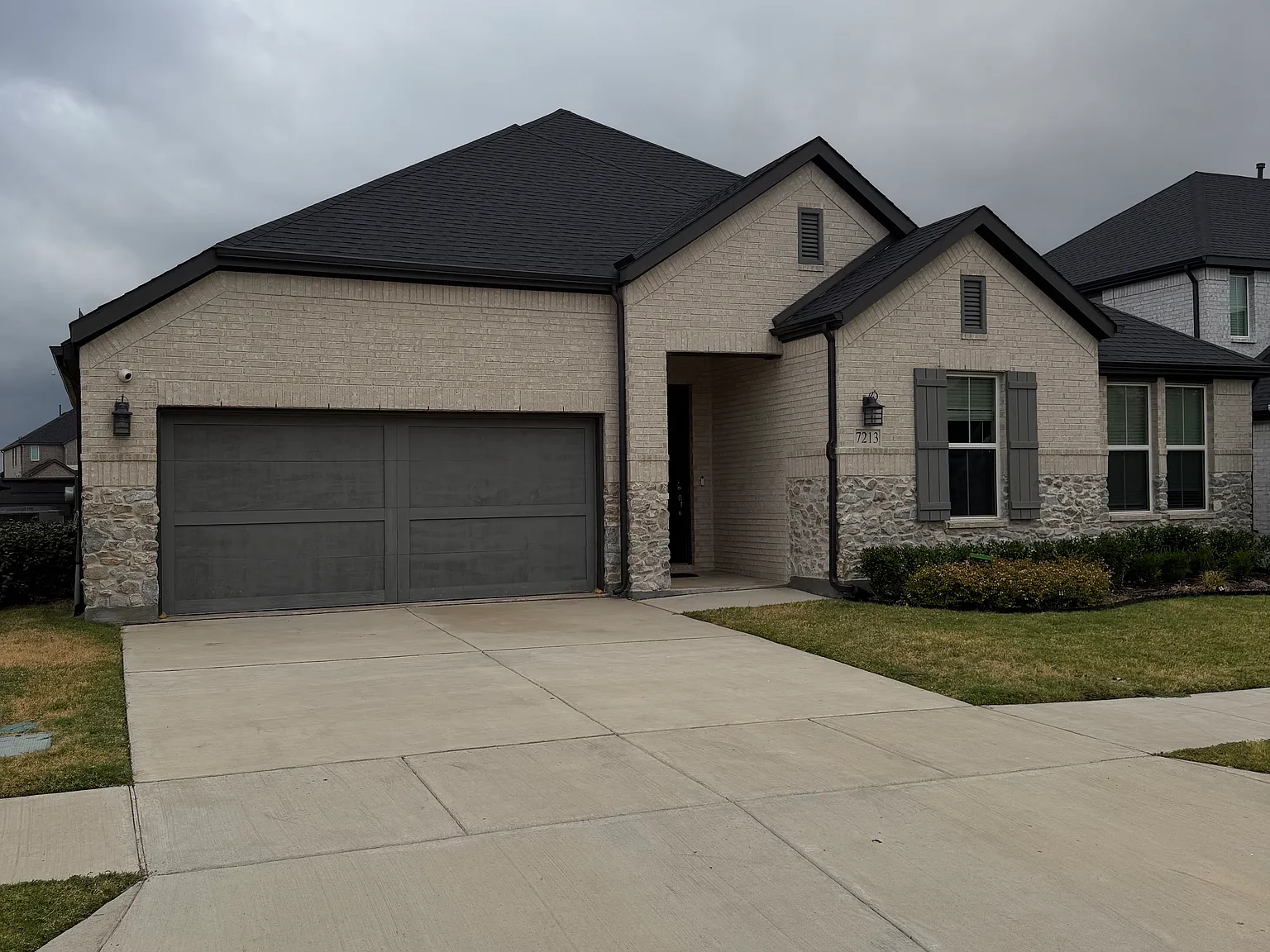 4 bed, 2765 sqft, $2,800 — Photo 2