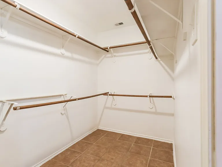10005 Sterling Place Dr — Photo 14