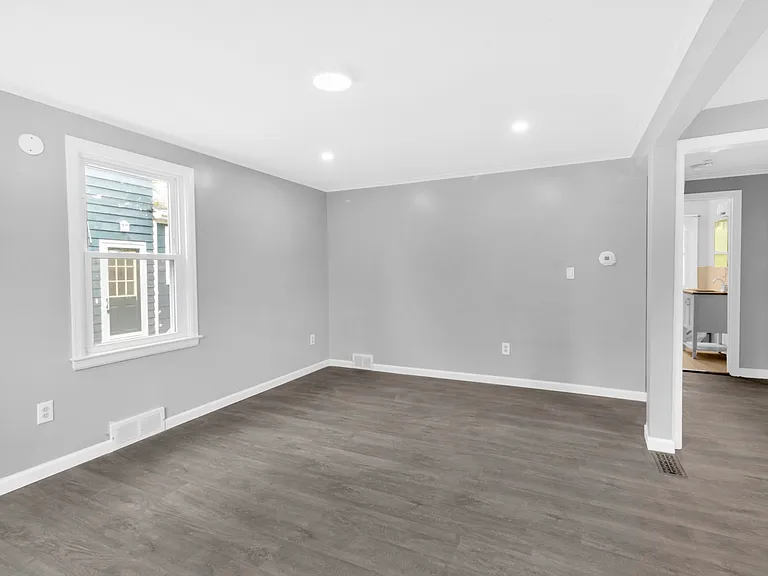 142 Stevenson Blvd — Photo 5
