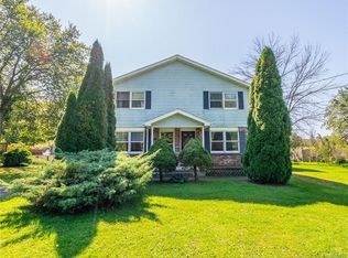1276 Cain Rd, Youngstown, NY 14174