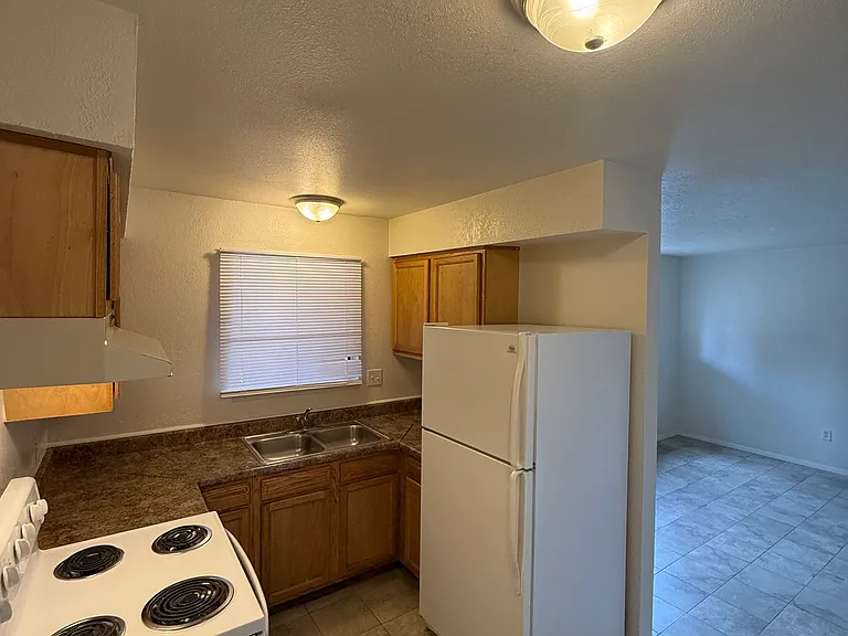 618 Chama St SE #1 — Photo 6