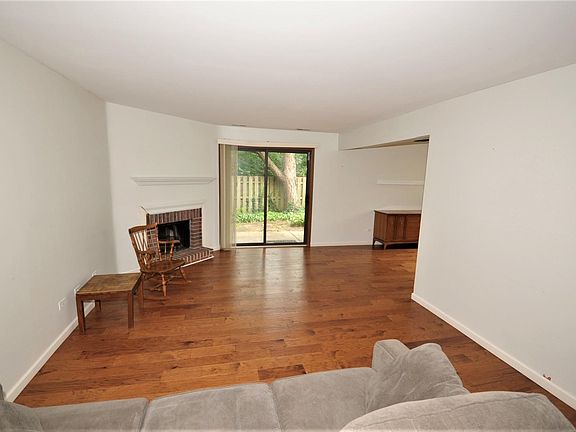 5th image of 1833 Portsmouth Dr #B