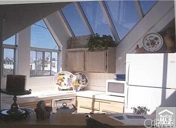 2nd image of 221 34th St