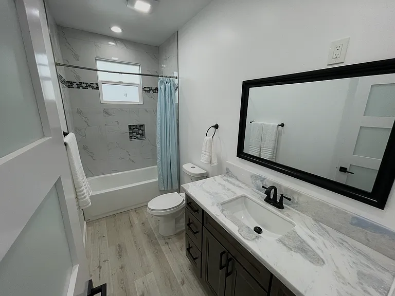 4327 Clairemont Dr — Photo 2