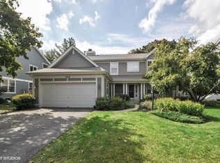 312 Lenox Ln, Mundelein, IL