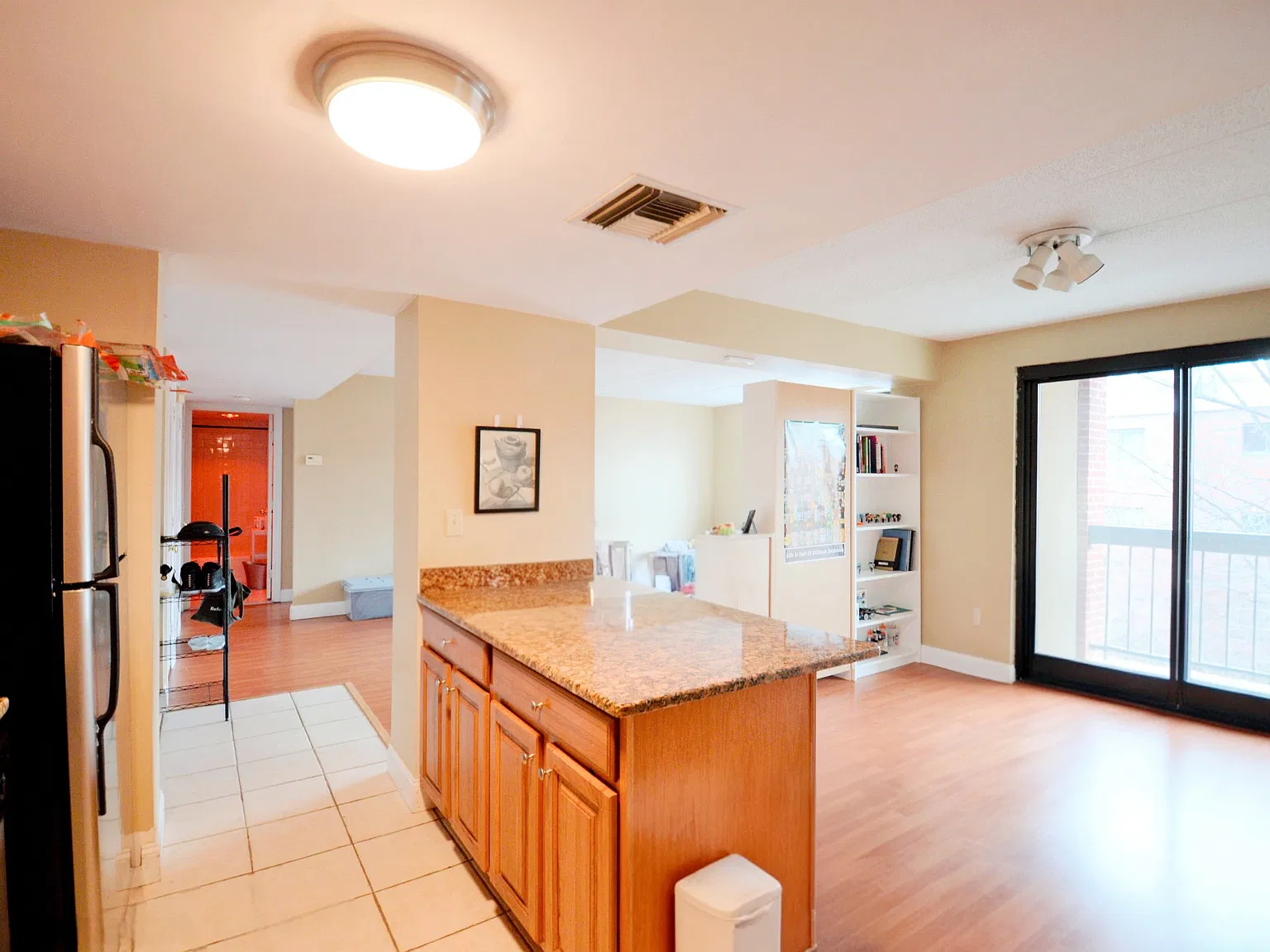 2 bed, 1000 sqft, $3,900 — Photo 3