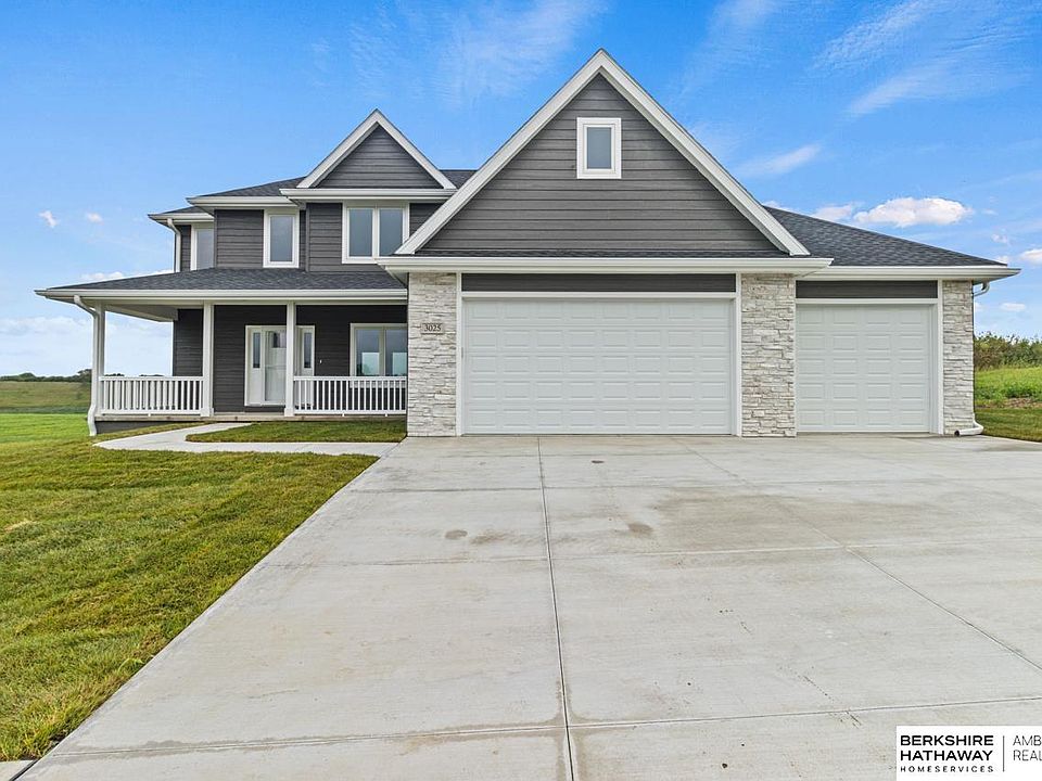 1st image of 3025 Southern Hills Dr