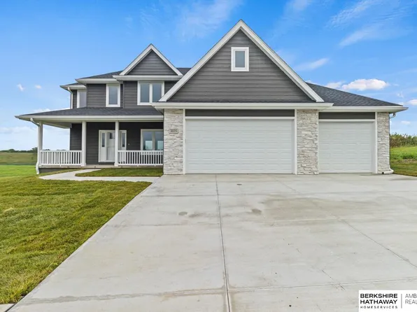 3025 Southern Hills Dr, Blair, NE 68008