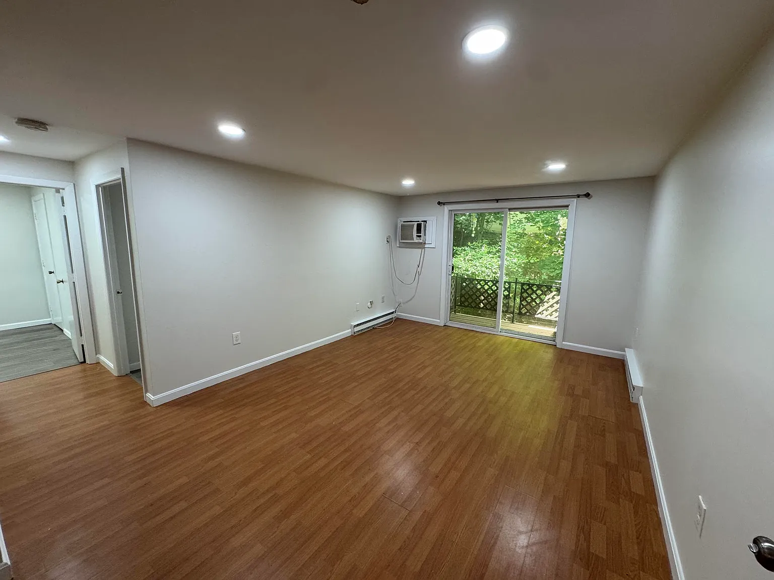 2 bed, 736 sqft, $2,199 — Photo 3