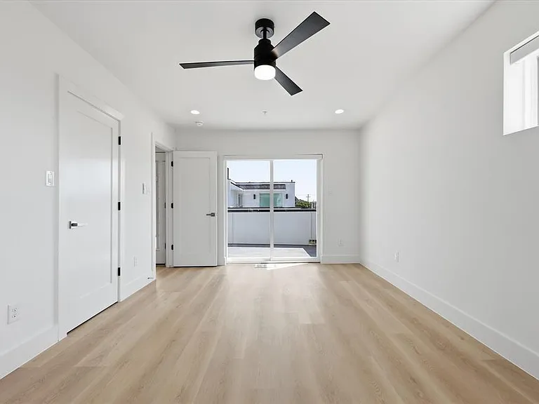 4315 San Jacinto St #302 — Photo 20