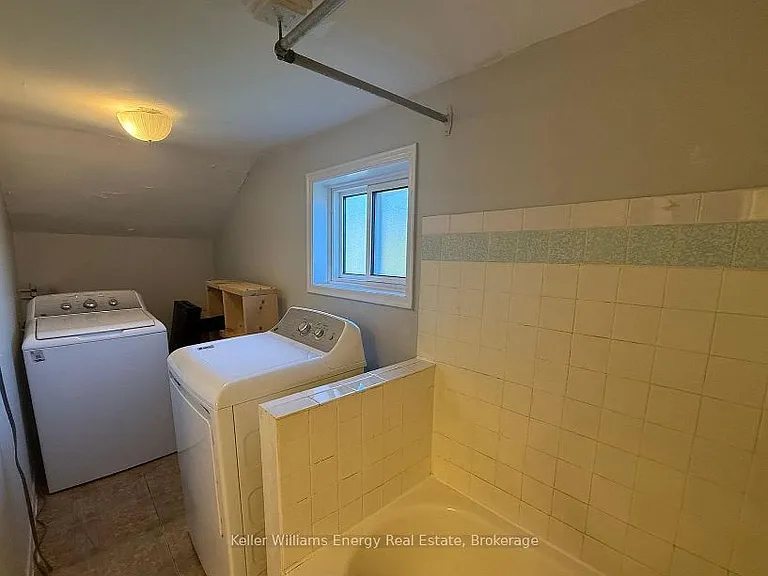 169 Mary St N #2 — Photo 10