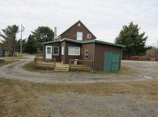 9 Nadeau St, Jackman, ME 04945