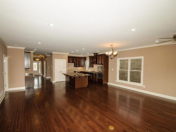 3612 Meridian Gardens-22