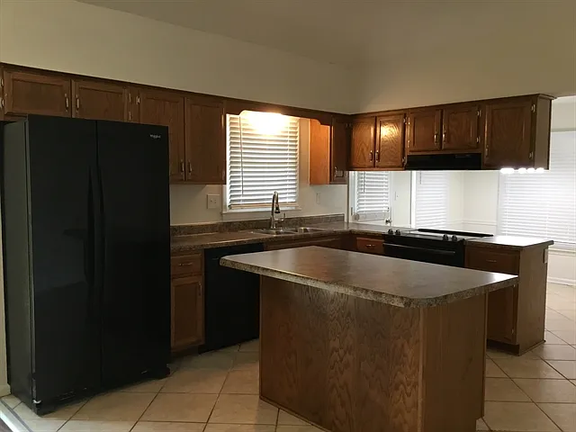 7142 Autumn Forrest Dr — Photo 2