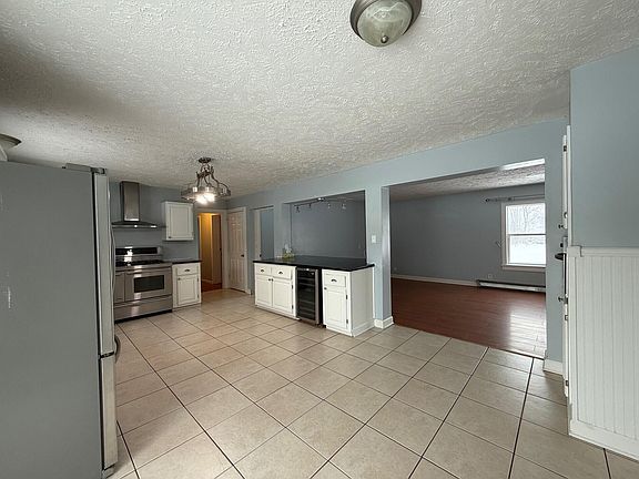 4th image of 3434 N Amber Rd