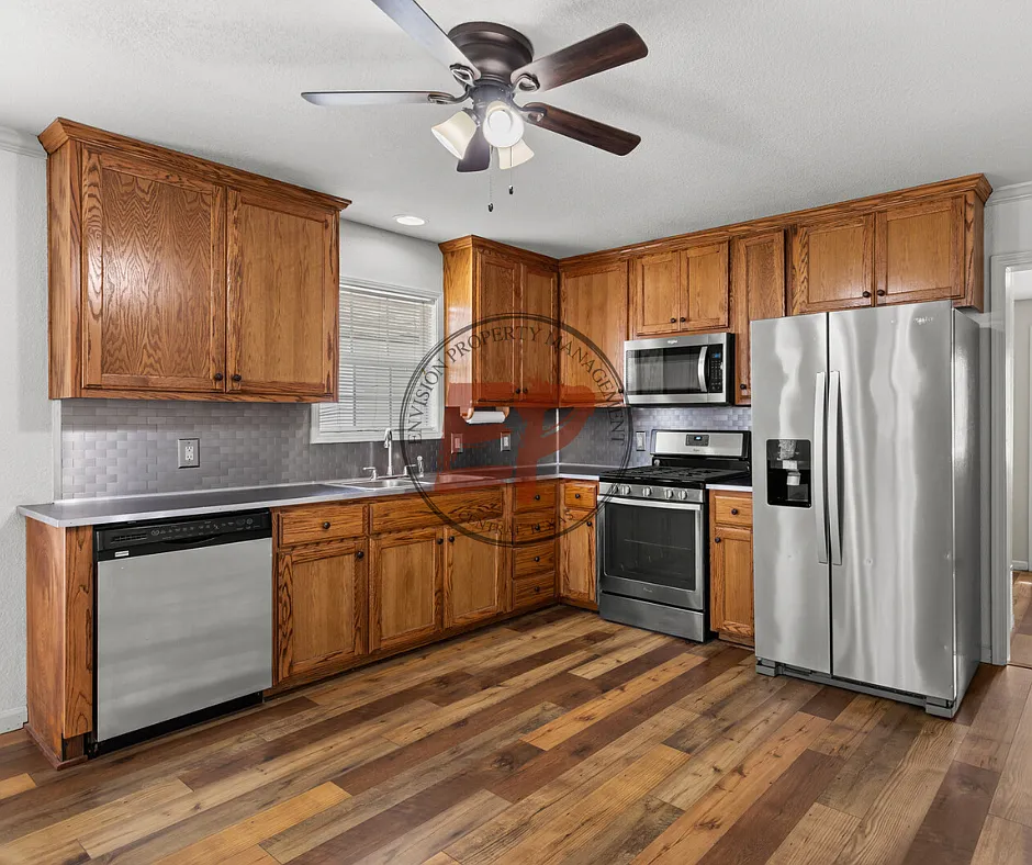 770 West 6th Street - 1 — Photo 3