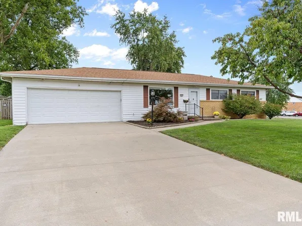 20 Newland Ln, Jacksonville, IL 62650