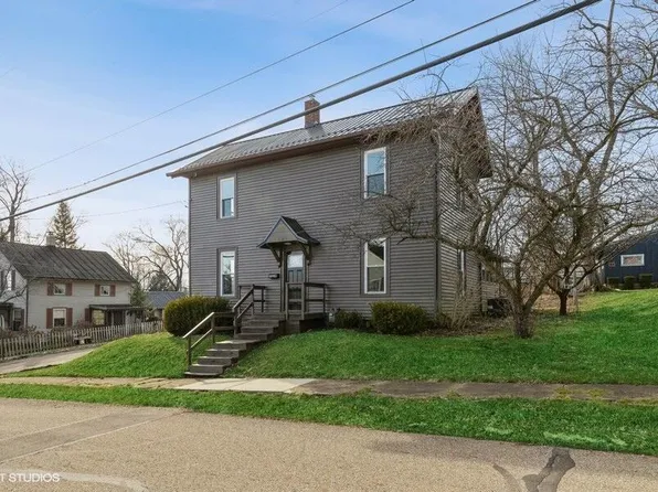 39 S Edgehill Dr, Fredericktown, OH 43019