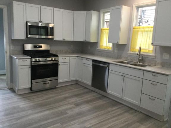 3rd image of 2521 N Palmer St