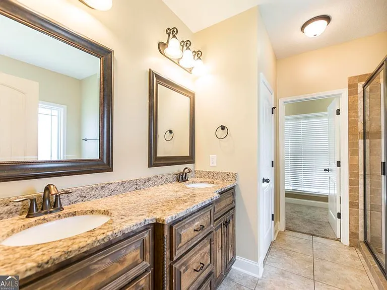 203 Norfolk Cir — Photo 14