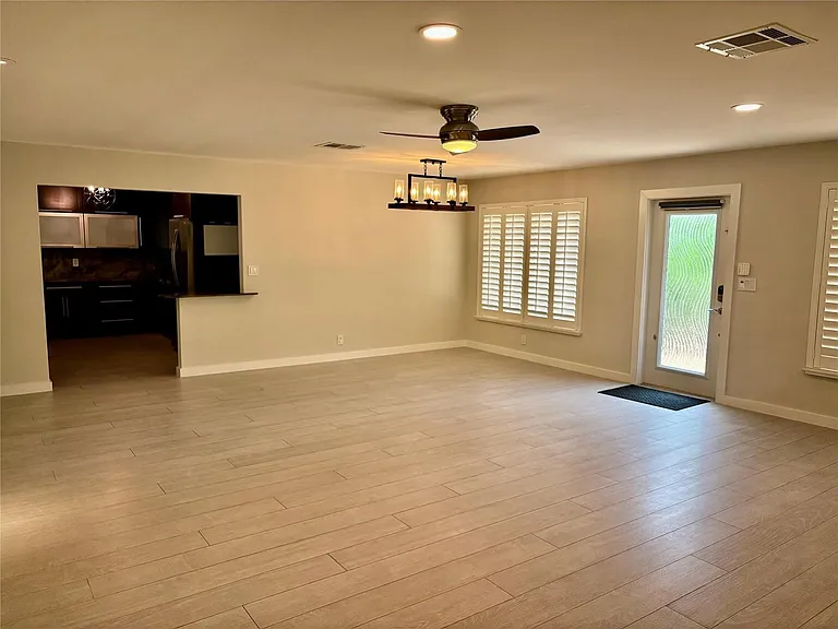4070 NE 26th Ave — Photo 11