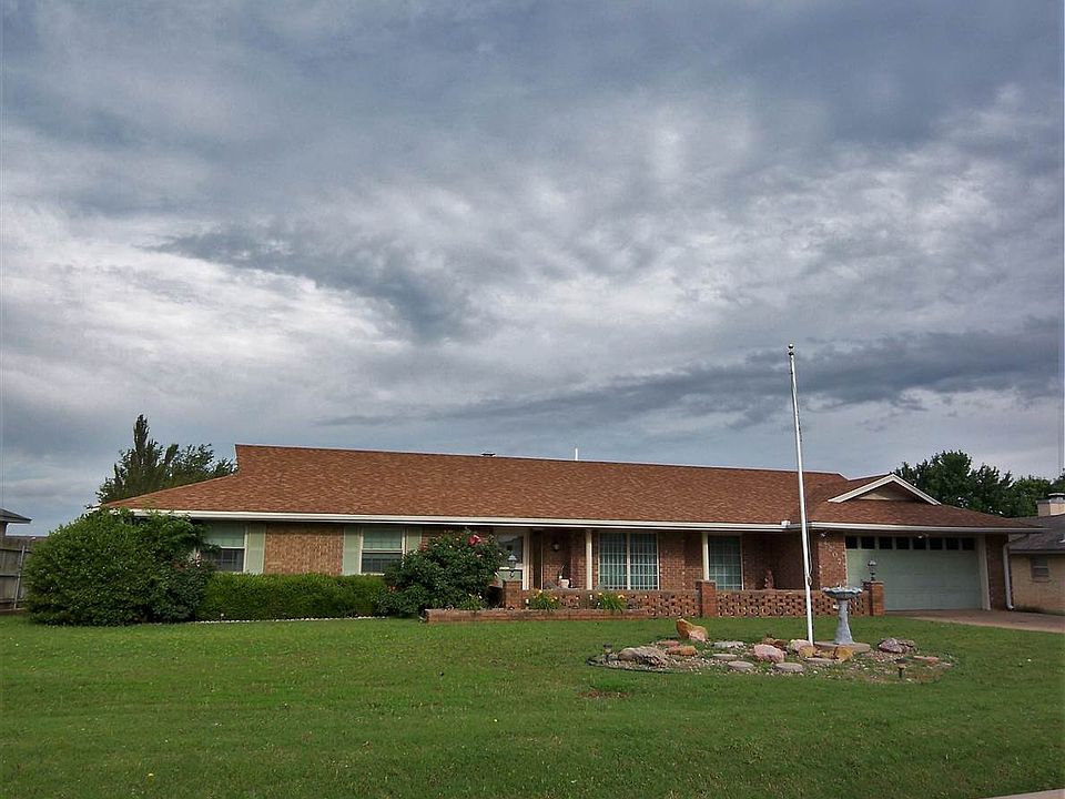 2nd image of 2207 Sunset Dr