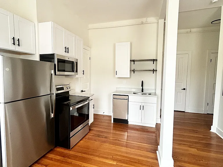 1130 N Calvert St — Photo 3