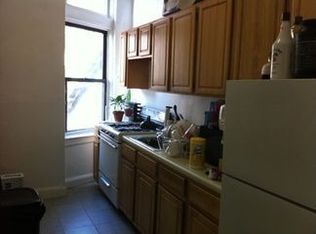 160 Vernon Ave APT 4D, Brooklyn, NY 11206