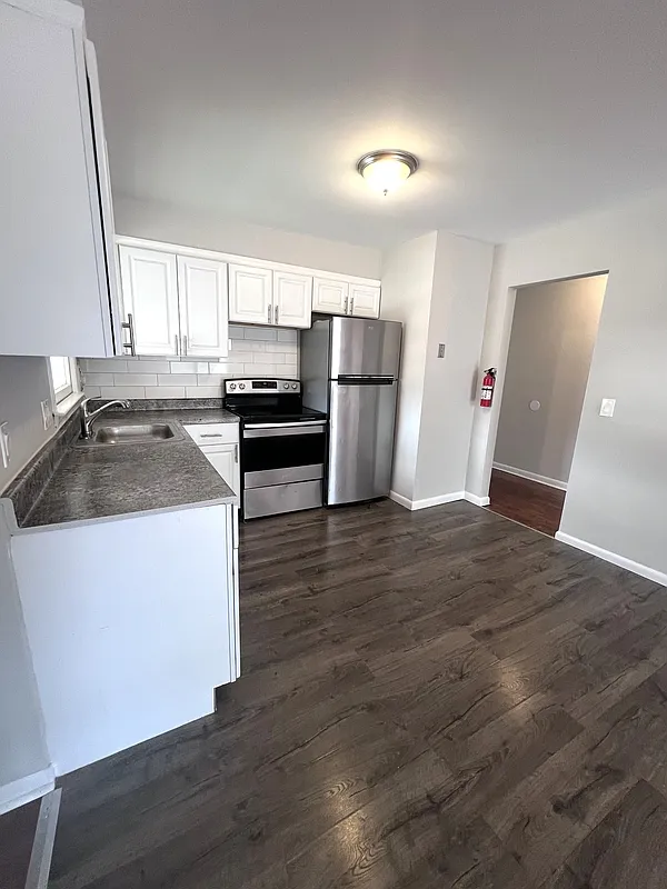 96 S Hamilton St — Photo 1