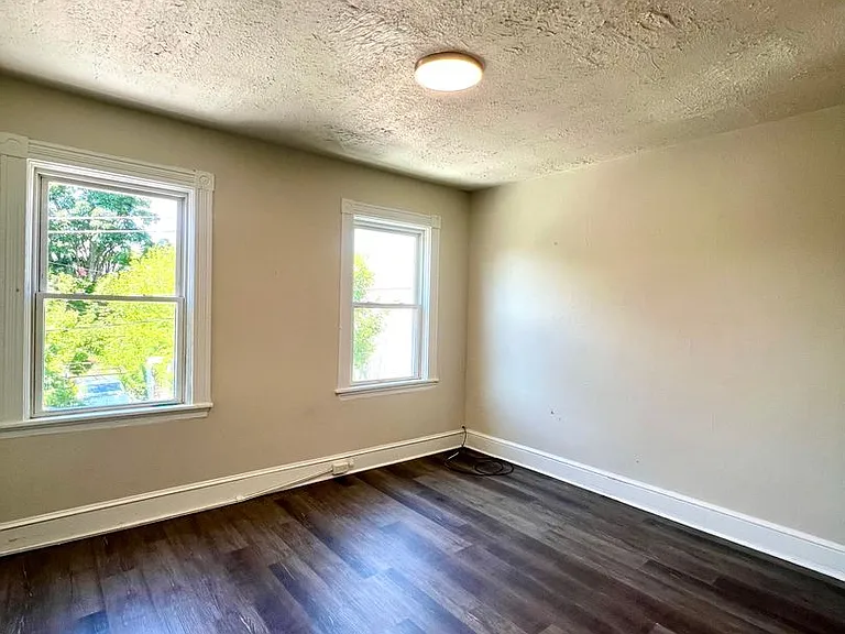 538 Lafayette St — Photo 9