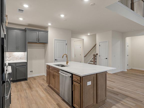 7th image of this home