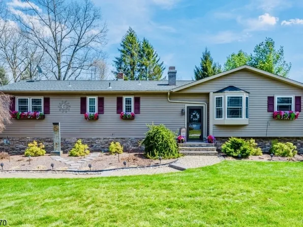 3 Birchwood Dr, Vernon Twp., NJ 07460