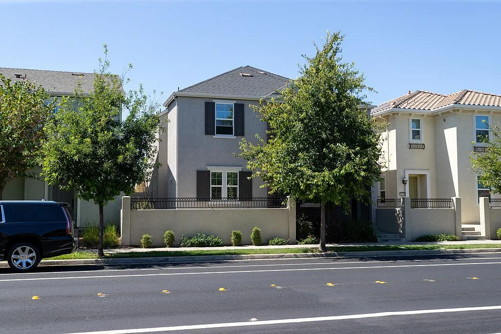 4257 Bob Doyle Dr photo 1
