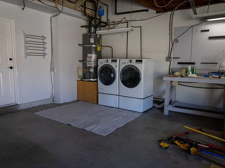 1552 Brentford Ave — Photo 39