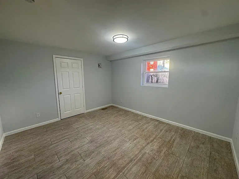 1057 Bond St #1 — Photo 7