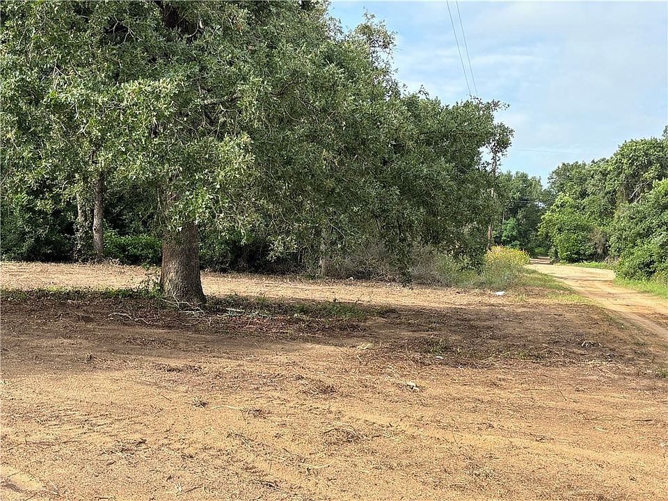 1st image of 385 Dogwood Dr