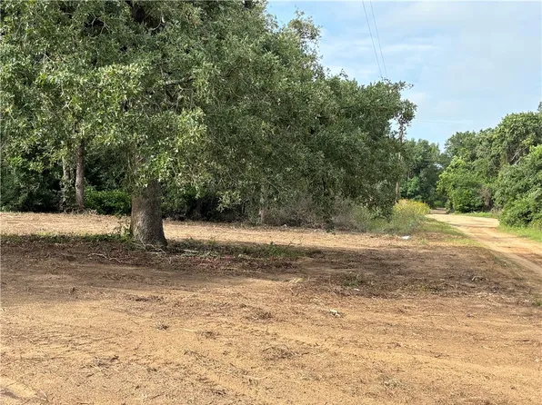 385 Dogwood Dr, Caldwell, TX 77836