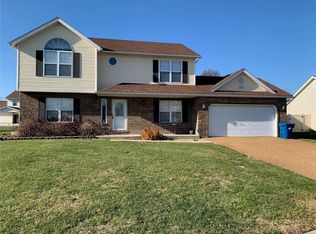 207 Joan Dr, New Baden, IL