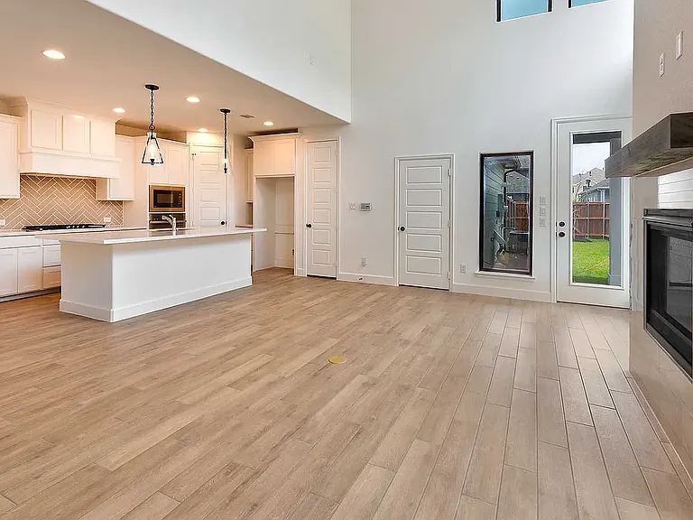 2124 Eastleigh Dr — Photo 11