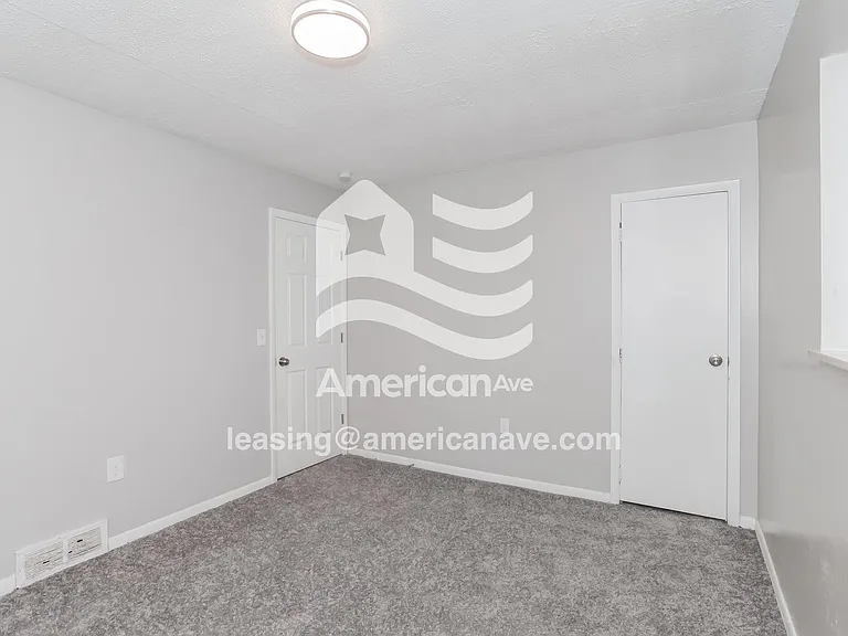 1467974_008_main_bedroom_14120753.jpg