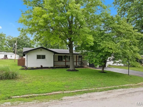 241 Sunset Dr, Belleville, IL 62223