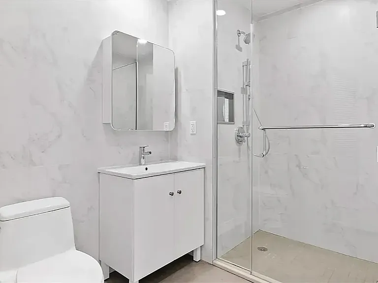 2600 7th Ave #3Q — Photo 13