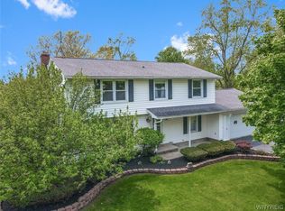 7090 Old English Rd, Lockport, NY 14094