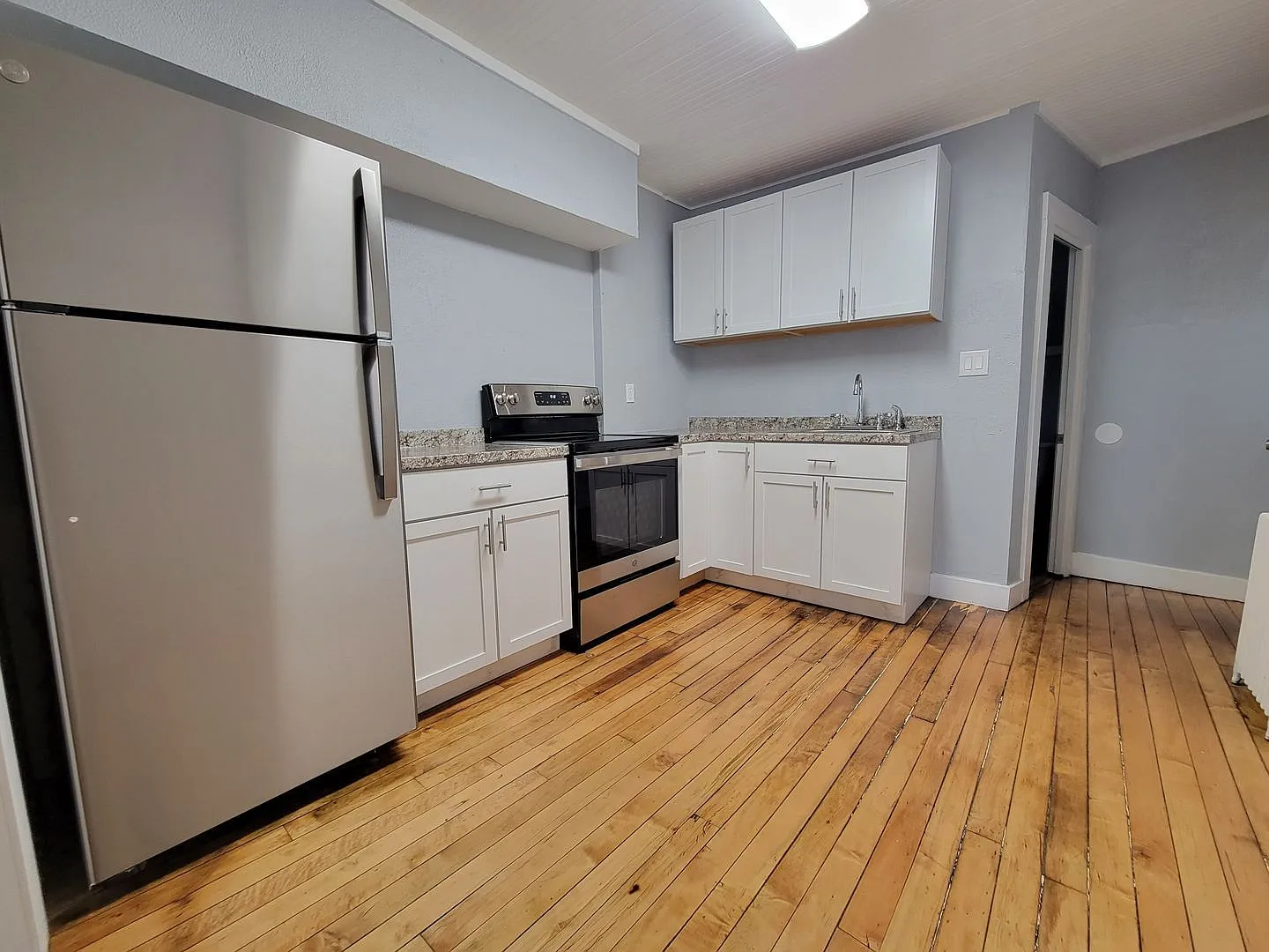 1 bed, 1.0 bath, 650 sqft, $1,525 — Photo 2