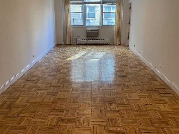 3rd image of 215 E 80th St APT 7E