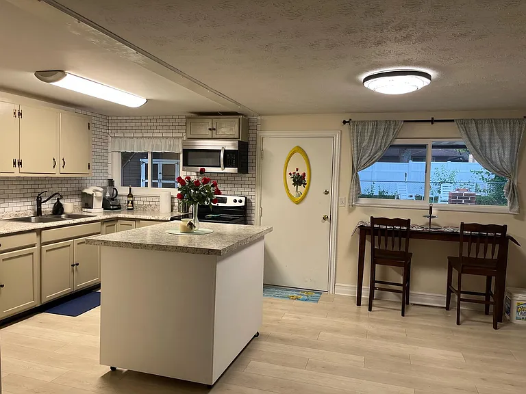 3692 Elmira Dr — Photo 6